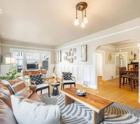 104 - Mainstreet Townhouse Villa